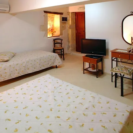 Allaria Traditional Villa *